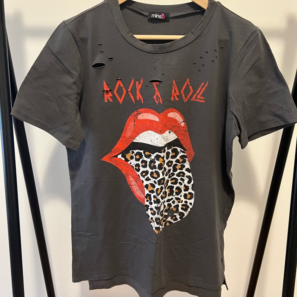 Graphic T